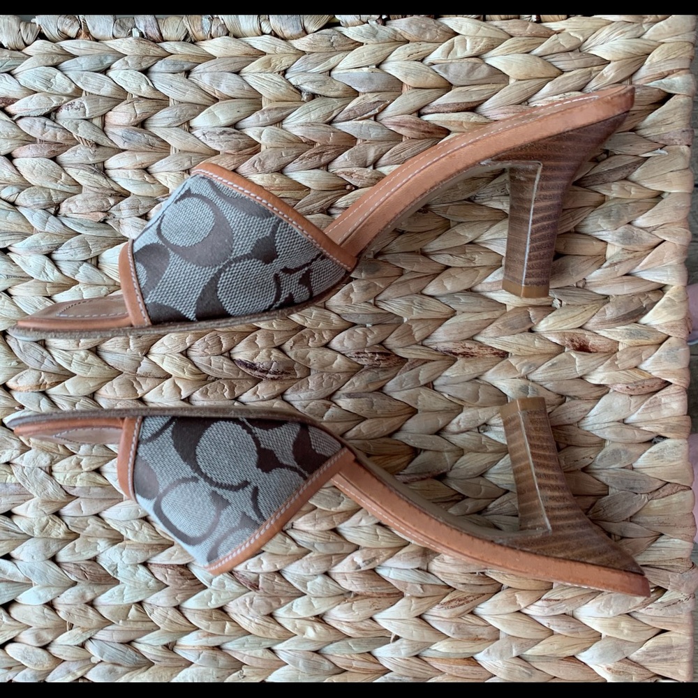 COACH Gwyneth Slide Heels in Brown Signature Size 8.5